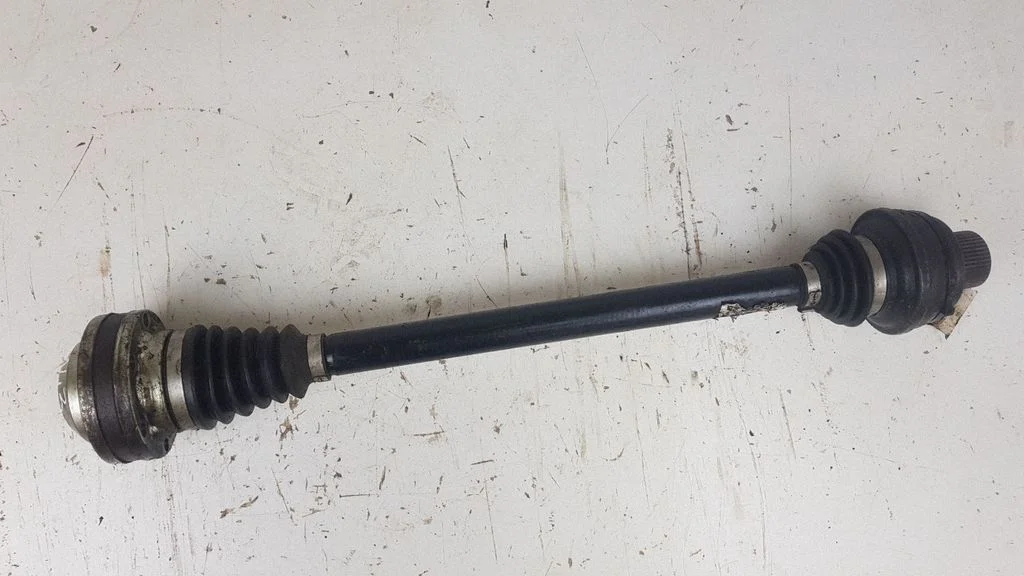 Rear driveshaft – rear left