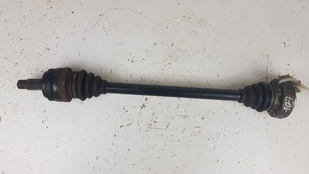 Rear driveshaft – rear right