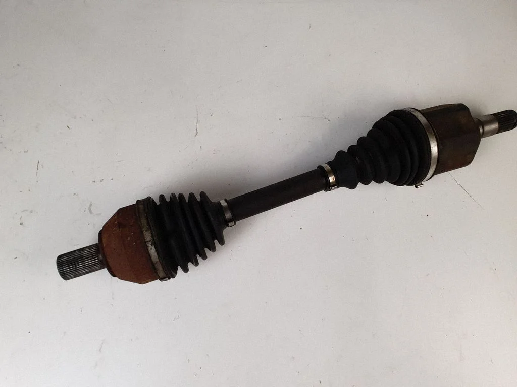Front driveshaft – left