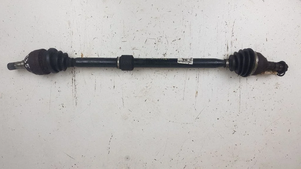 Front driveshaft 13228196