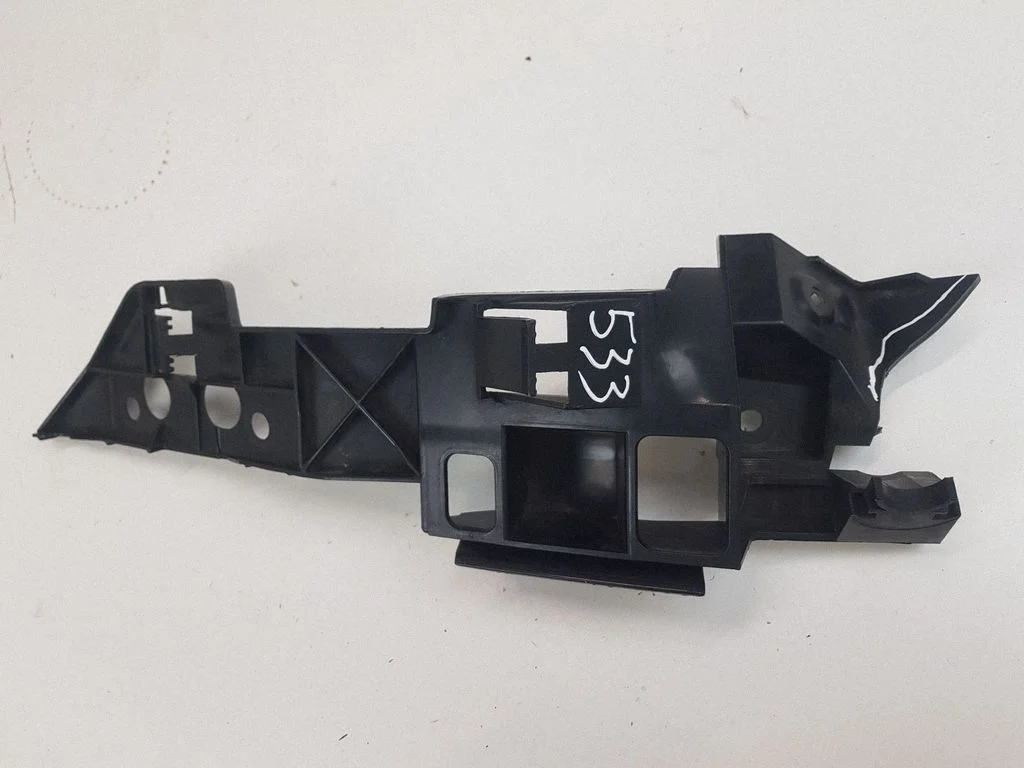 Priekšējā bampera turētājs 3D0807183