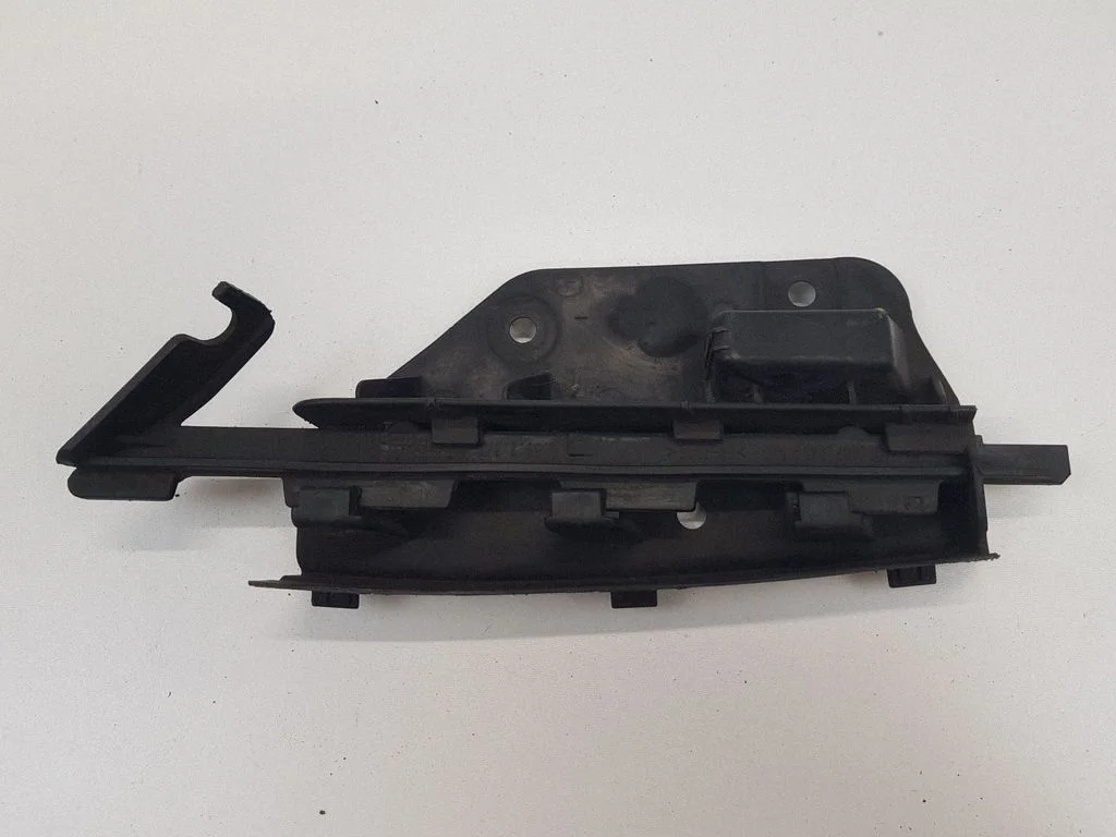Front bumper mounting bracket 1Q0807183