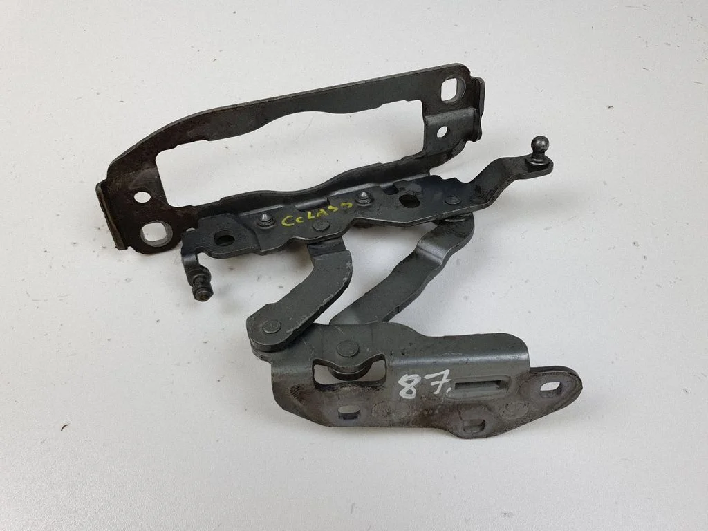 Motora pārsega eņģe (-es) A2048800728