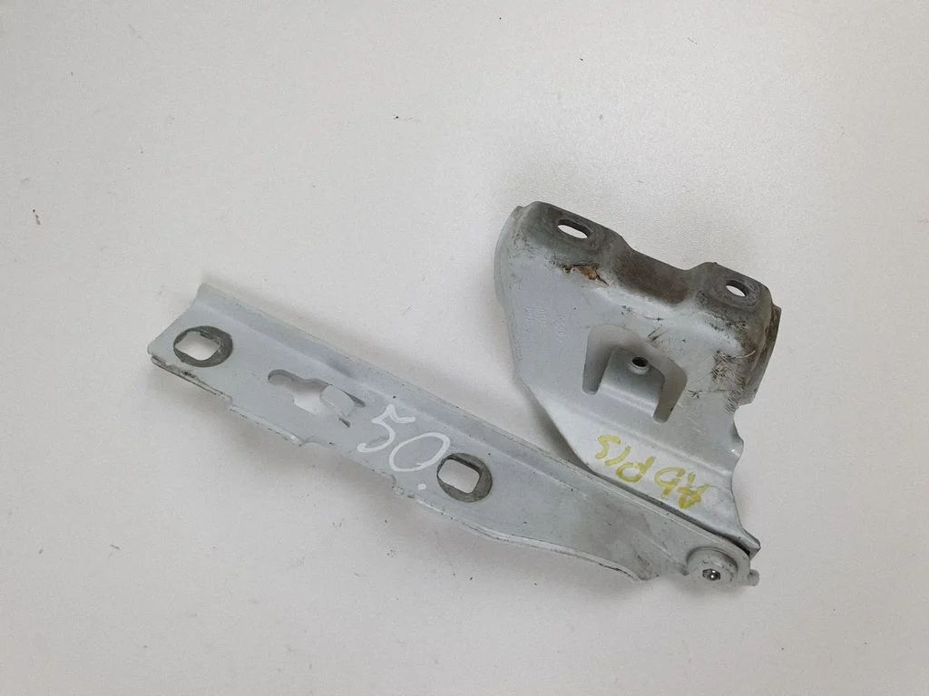 Engine bonnet/hood hinges 8T0823301E