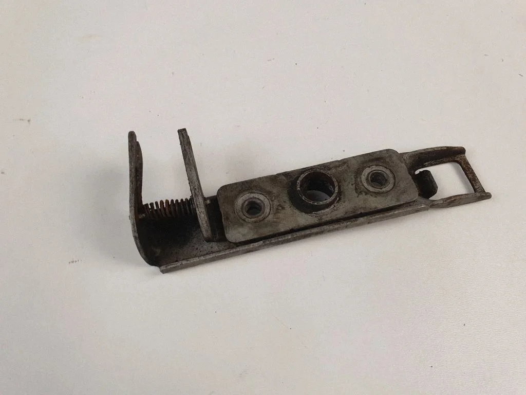 Engine bonnet/hood lock/catch A6397500650