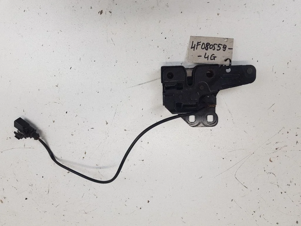 Engine bonnet/hood lock/catch