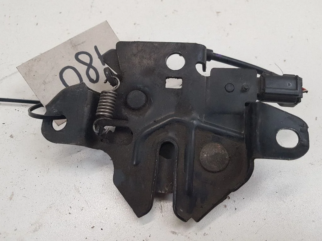 Engine bonnet/hood lock/catch – Toyota Avensis T270 (2015-2018)