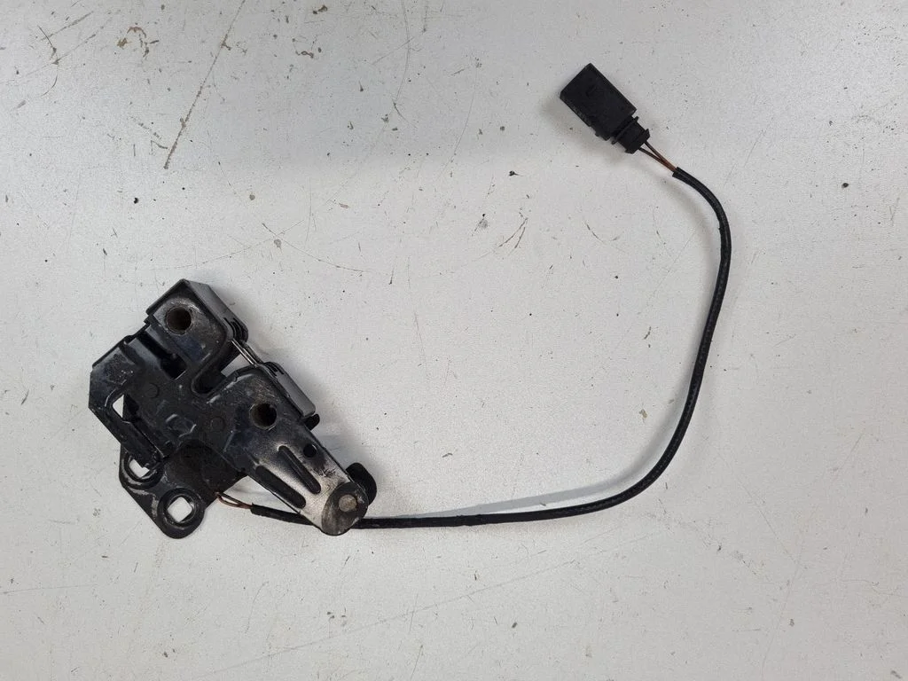 Engine bonnet/hood lock/catch 4F0823509A