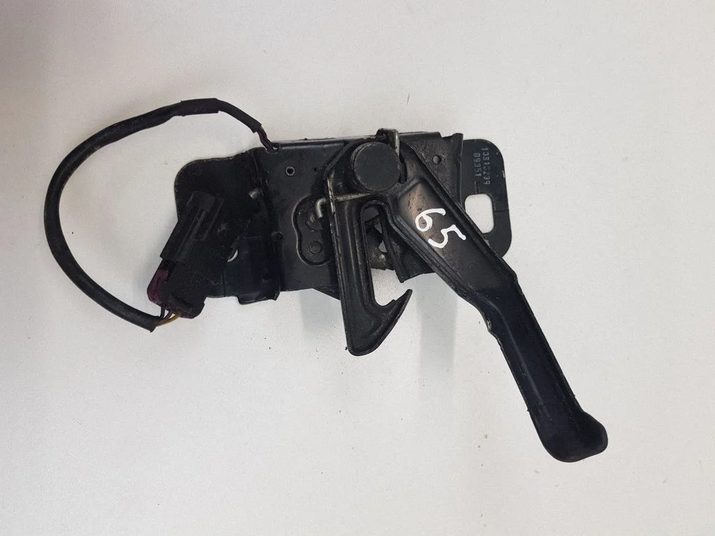 Engine bonnet/hood lock/catch 13313239