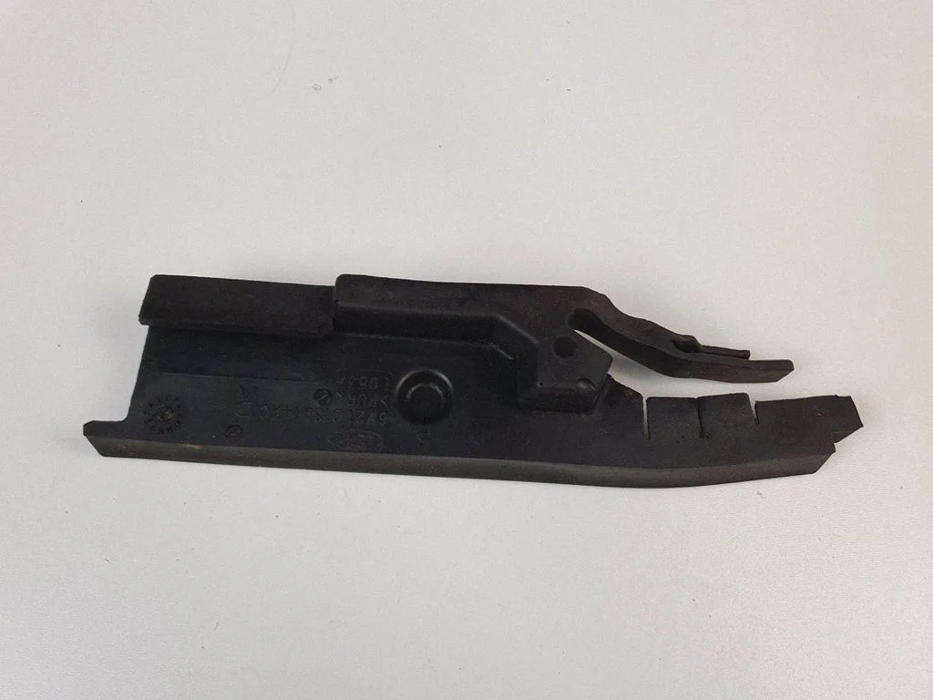 Wiper trim 6M21018A14AC