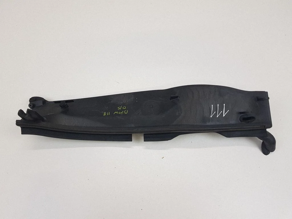 Wiper trim 6925974