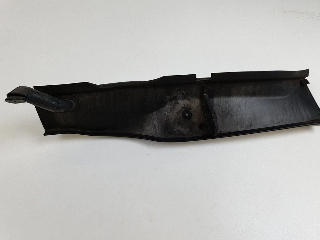 Wiper trim 6925973