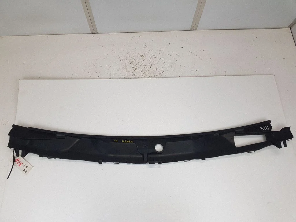 Wiper trim A1638310836