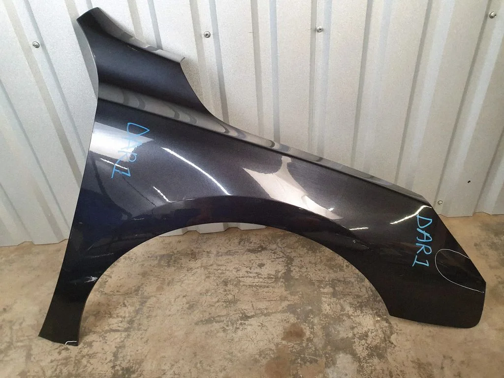 Fender – front right
