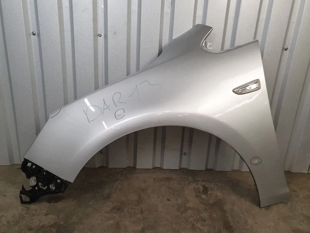 Fender – left