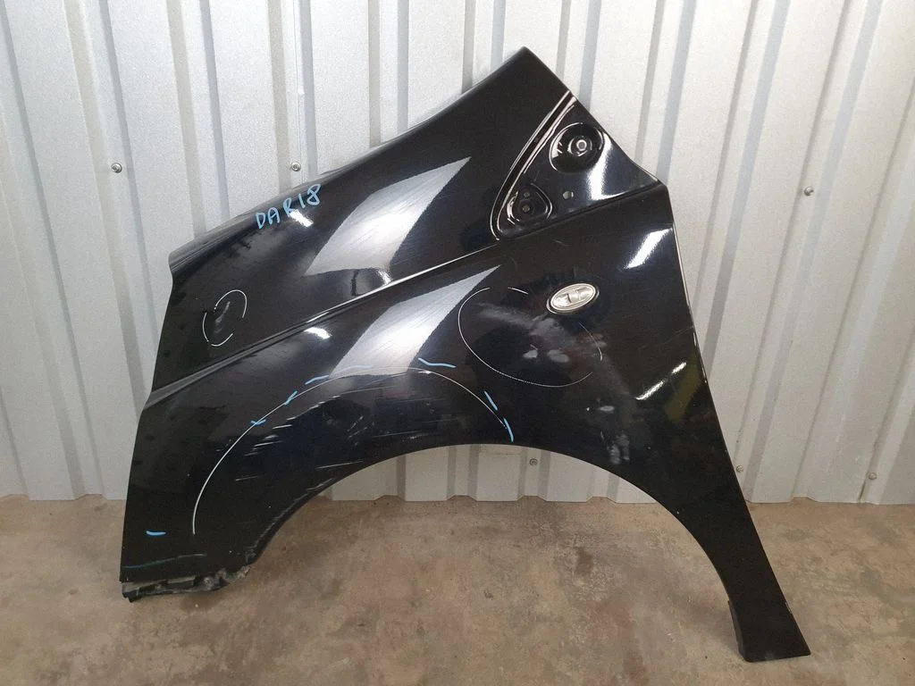 Fender – left