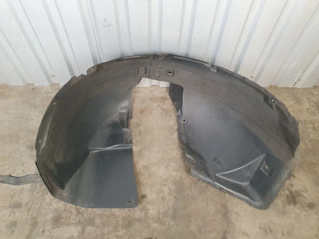 Front wheel arch liner splash guards 13432426