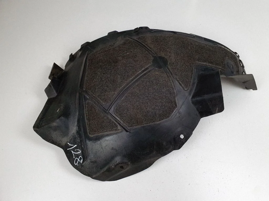 Front wheel arch liner splash guards 13241160