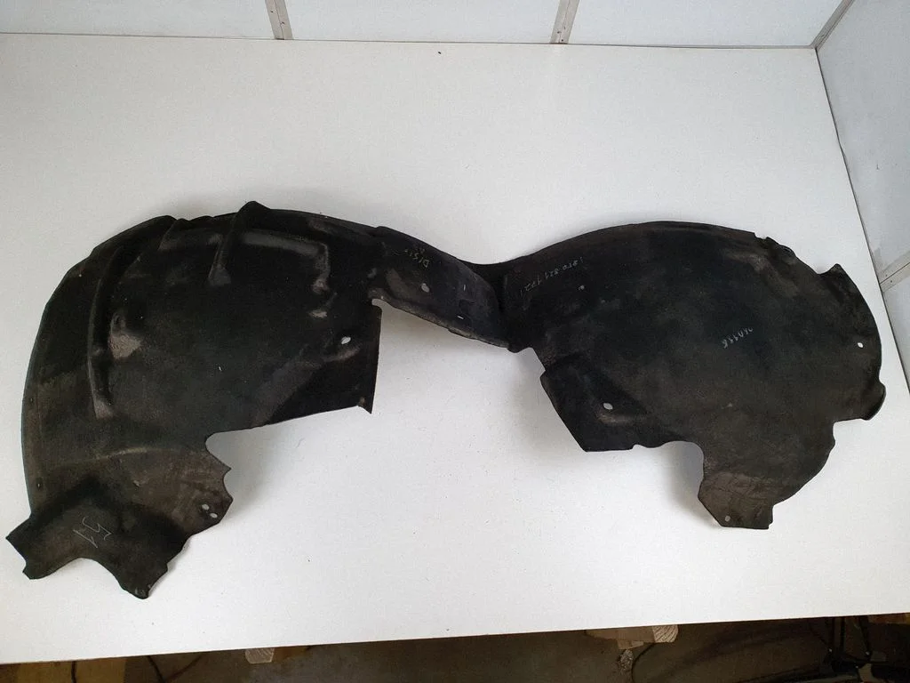 Esimene rattakoopa katteliist / porikaitse 8T0821172