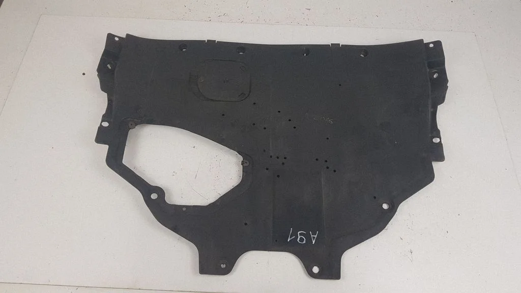 Engine splash shield/under tray K680556111