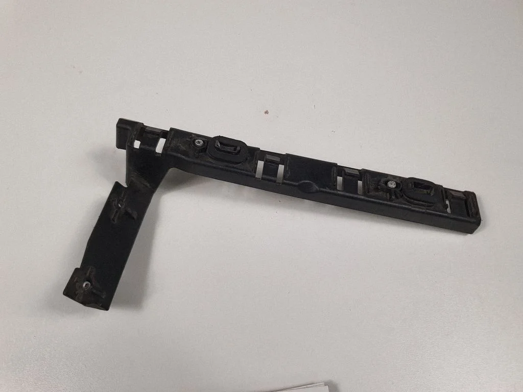 Rear bumper mounting bracket 51818345 – Opel Combo D (2011-2017)