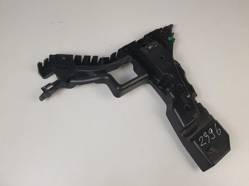 Rear bumper mounting bracket 31663653