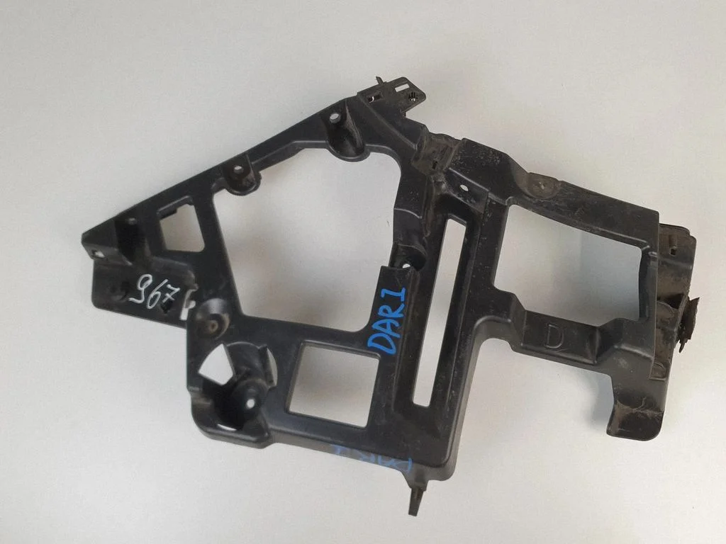 Rear bumper mounting bracket 9687948780
