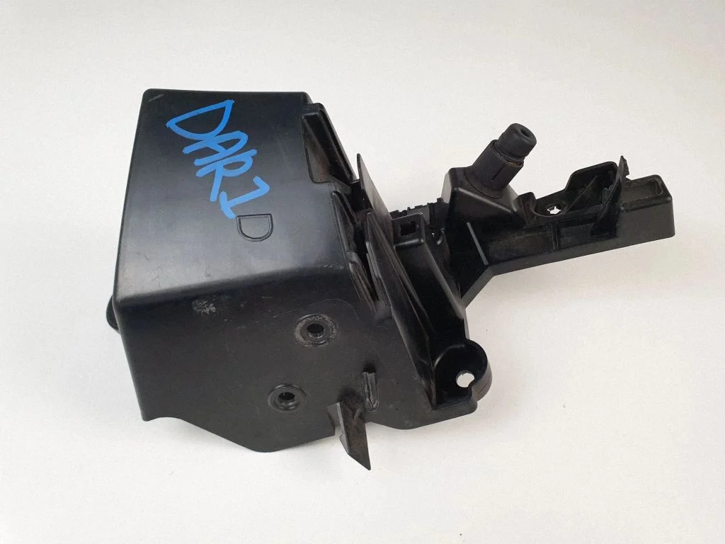 Rear bumper mounting bracket 9687948980