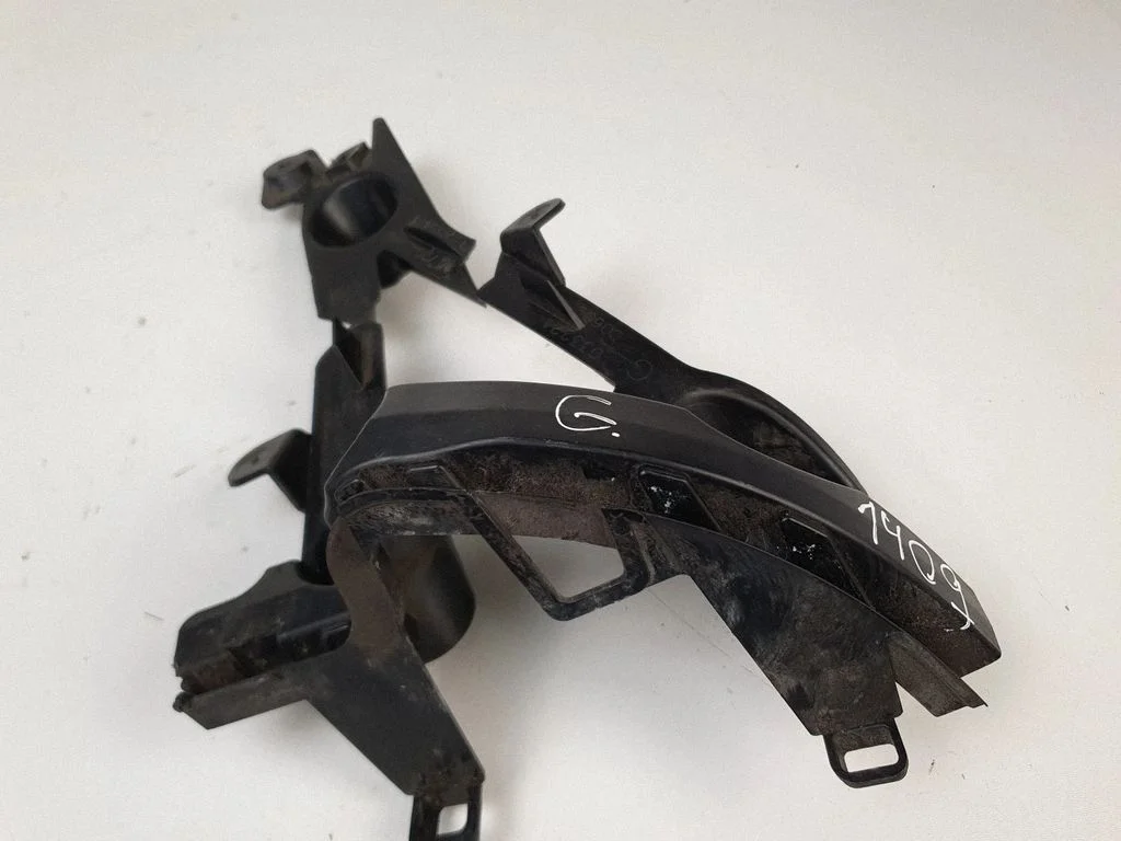 Rear bumper mounting bracket – Peugeot 2008 I (2013-2019)