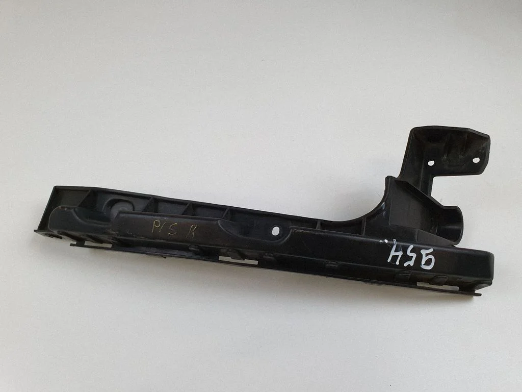 Tagumise kaitseraua kinnitusklamber 8J0807483A – Audi TT TTS Mk2 (2006-2014)