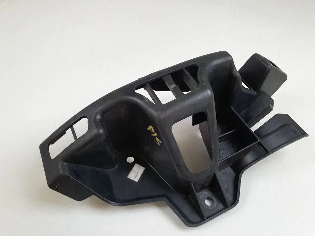 Rear bumper mounting bracket DQN000051