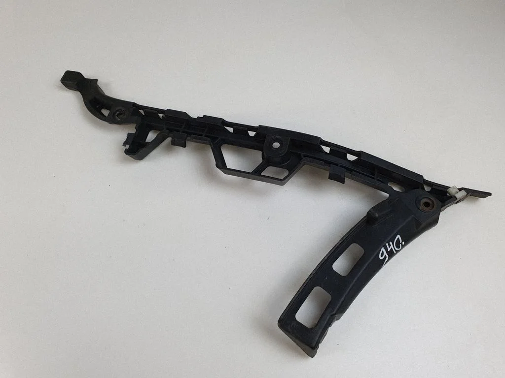 Rear bumper mounting bracket DQN000071