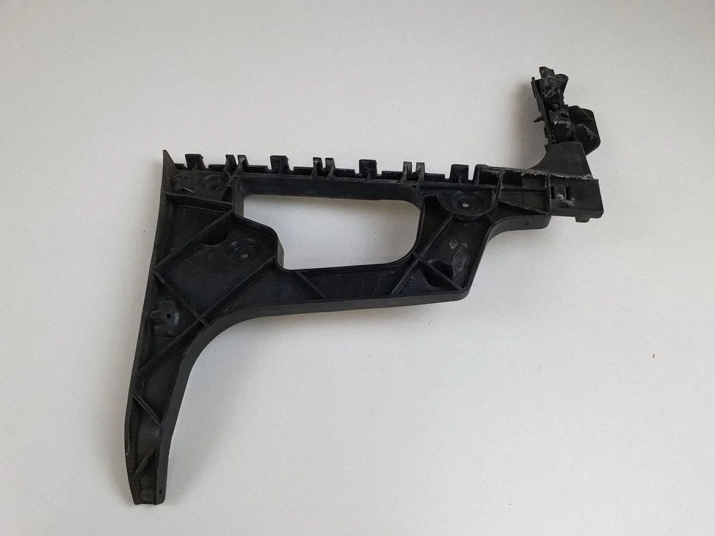 Rear bumper mounting bracket 8T0807453