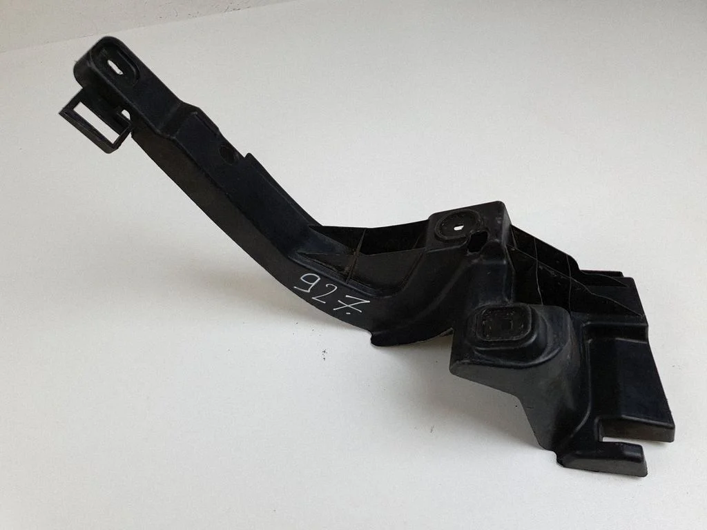Rear bumper mounting bracket 12830626
