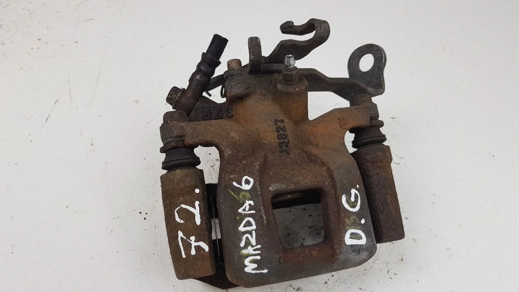 Rear brake caliper – rear right