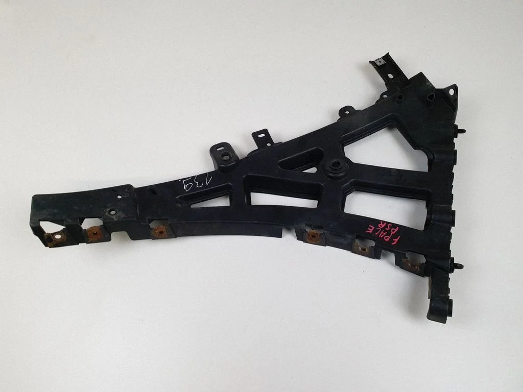 Rear bumper mounting bracket HK8317B933AD