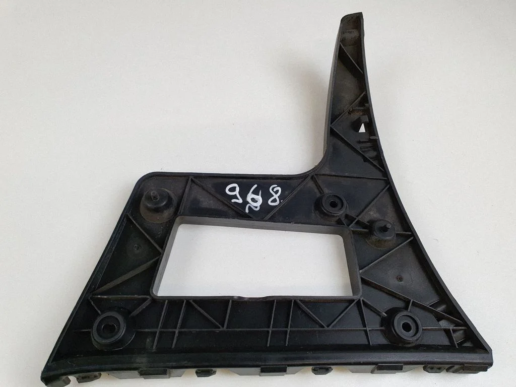 Rear bumper mounting bracket 8T8807454A