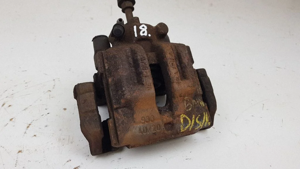 Tagumine pidurisadul 4220BMW