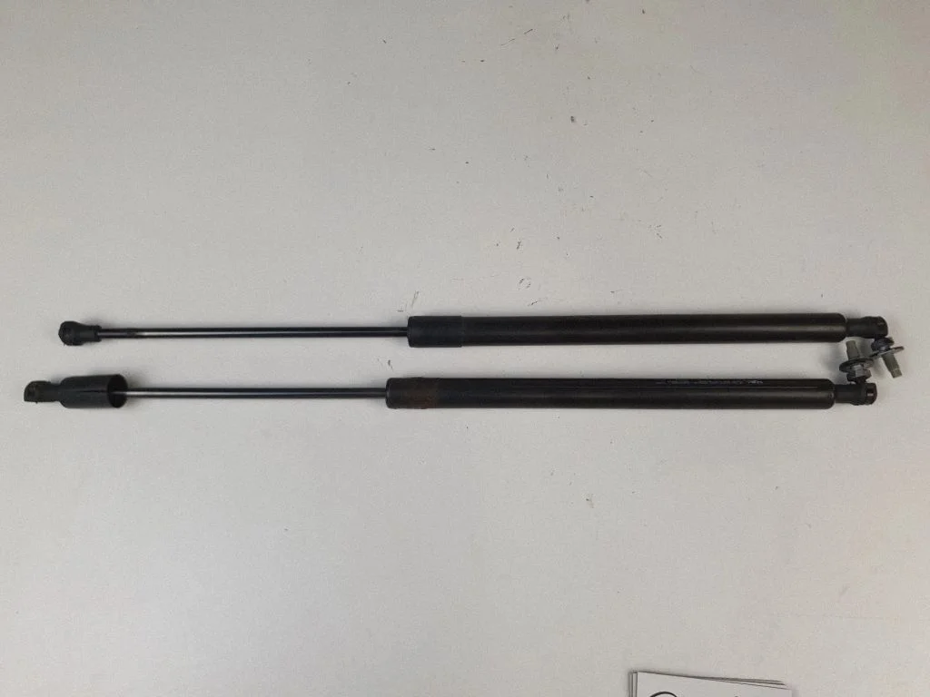 Tailgate/trunk strut/damper 9689004580
