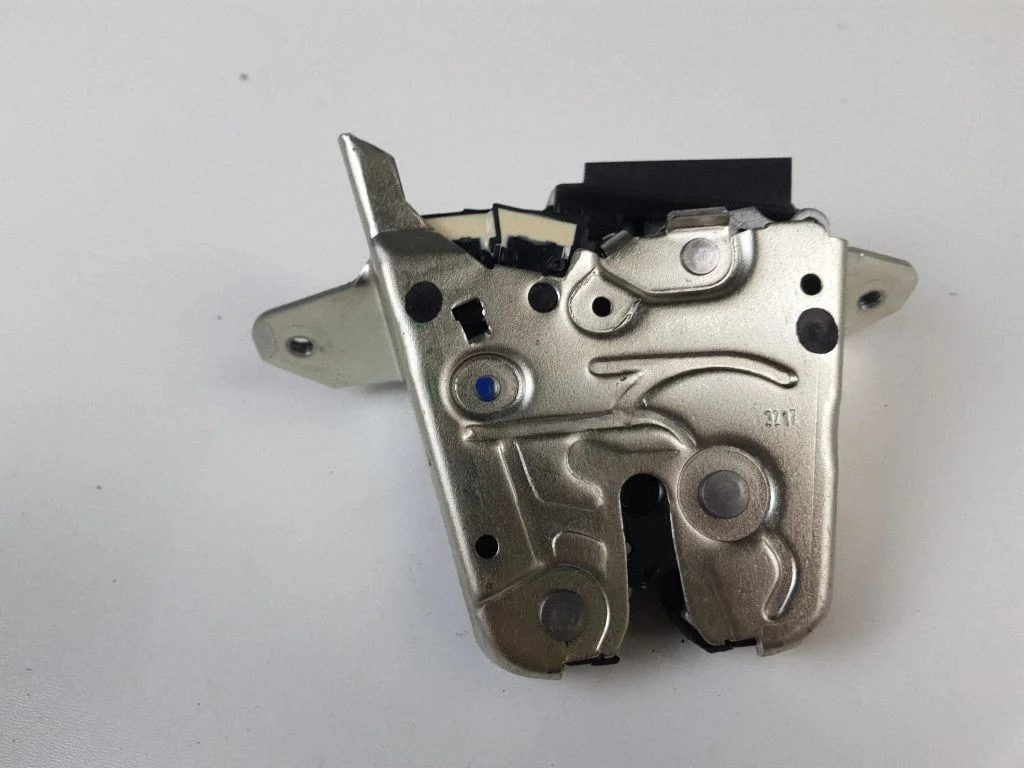 Tailgate/trunk/boot lock/catch/latch