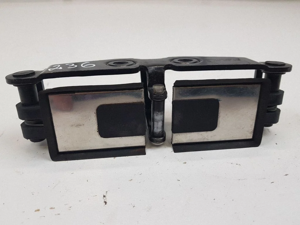 Aizmugurējā vāka slēdzene 3D5827517B