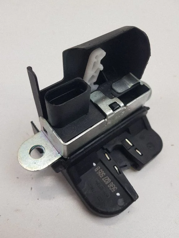 Tailgate/trunk/boot lock/catch/latch 5G6827505B