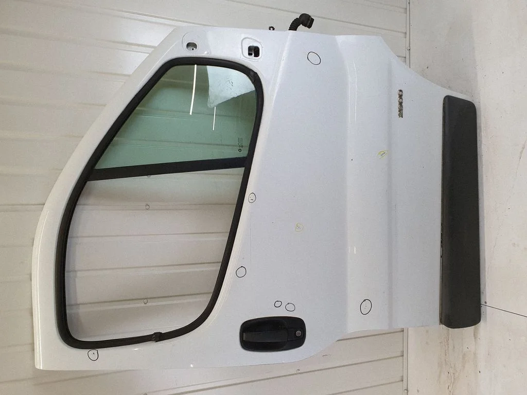 Esiuks – Renault Trafic II (X83) (2001-2014)