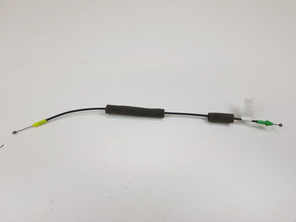 Front door cable line – right