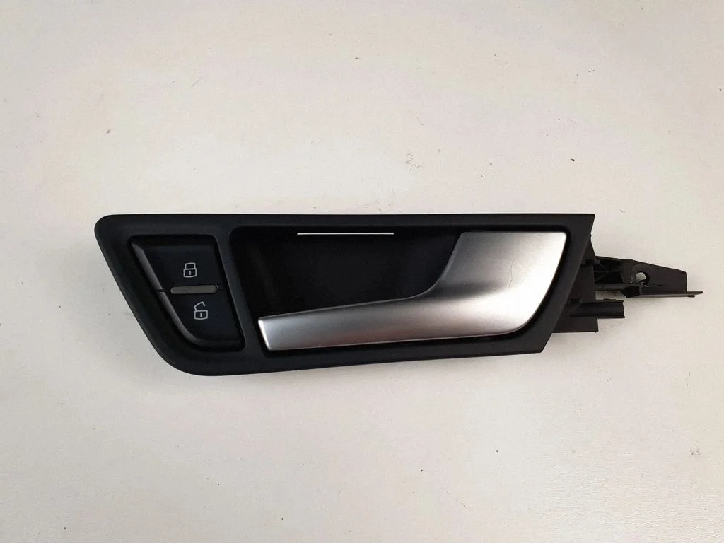 Front door interior handle 8R0837020