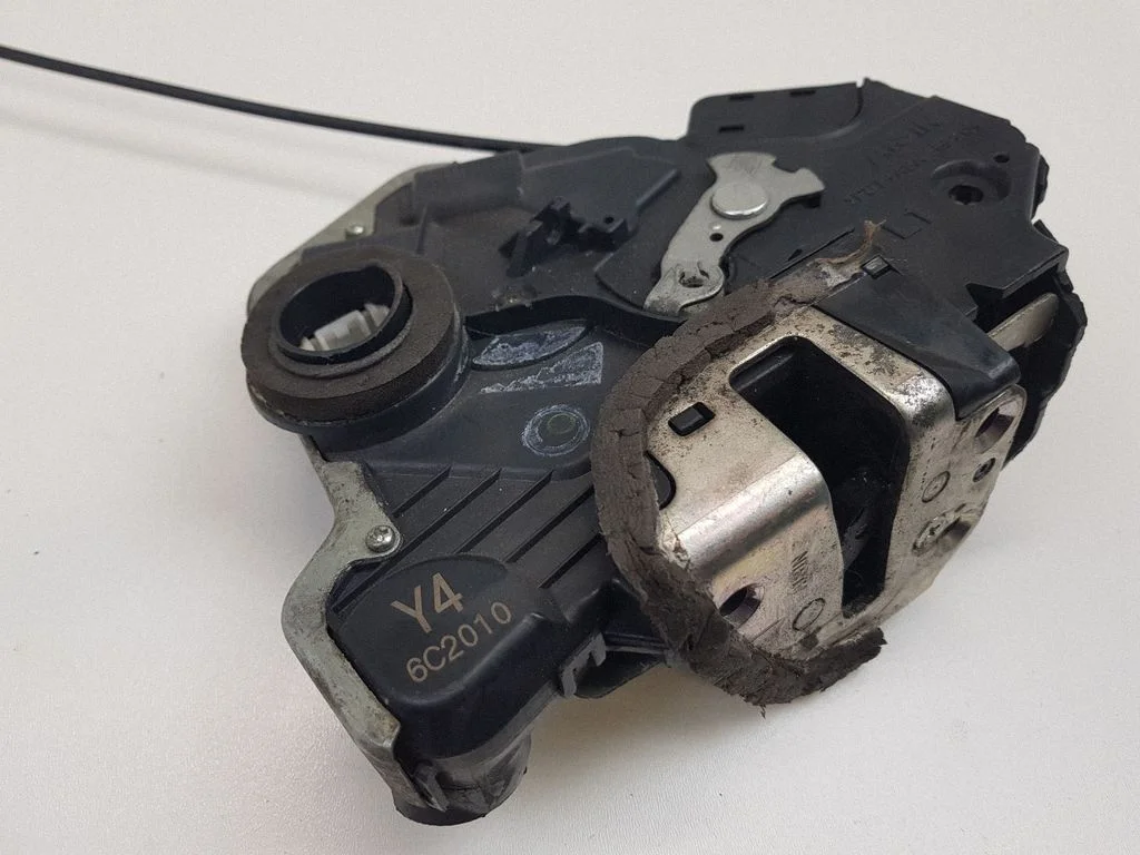 Front door lock – front left