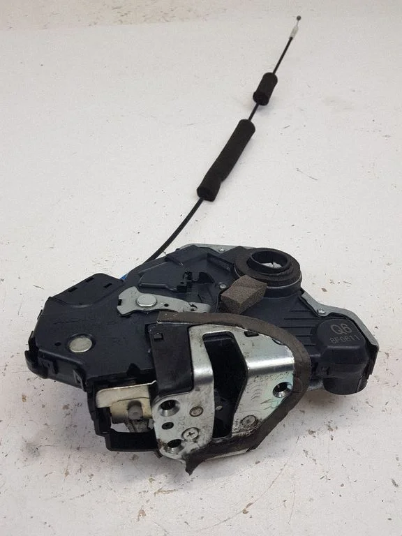 Esiukse lukk – Lexus GS 300 350 430 450H (2005-2012)
