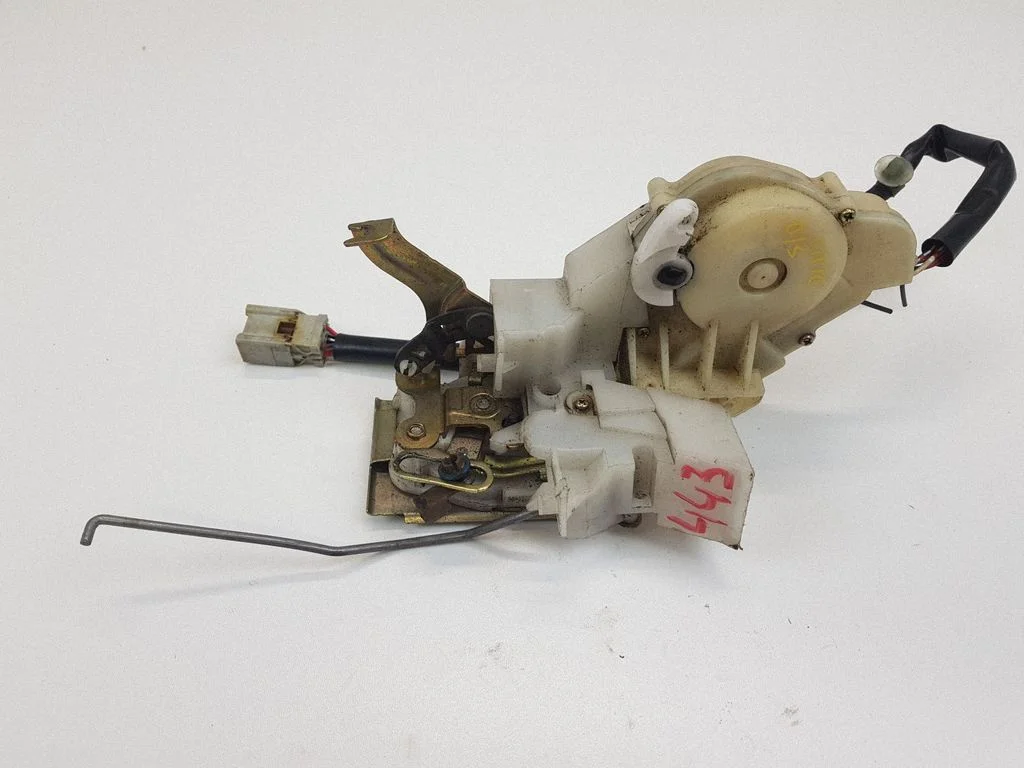 Front door lock – front right