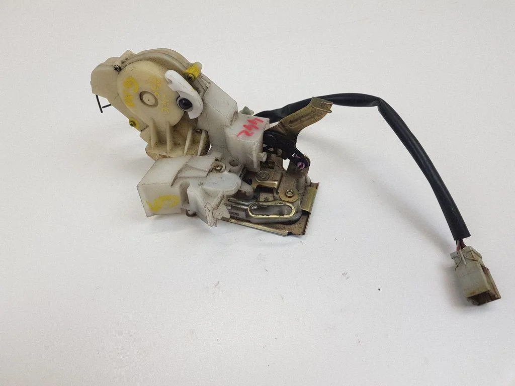 Front door lock – front left
