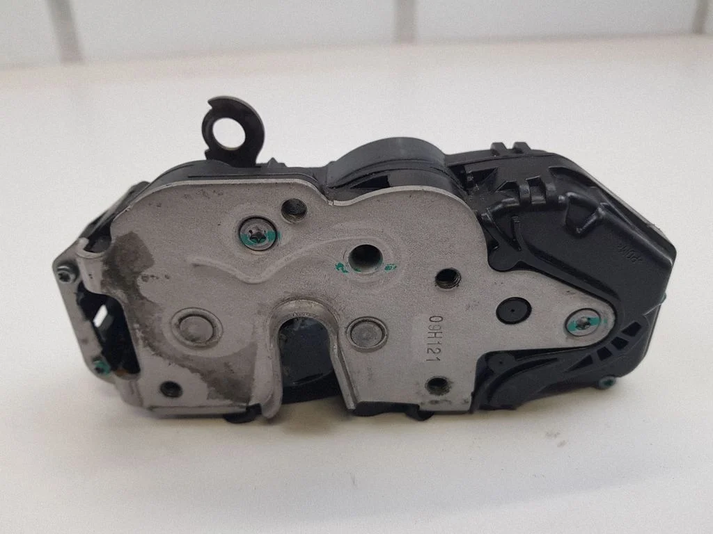 Front door lock 3023803F